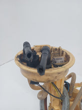 Load image into Gallery viewer, Audi A4 2.5 V6 TDi B6 Cabriolet Fuel Sender Unit