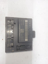 Load image into Gallery viewer, Audi Q7 4L 3.0 TDi Quattro S line Passenger Side Front Door Module