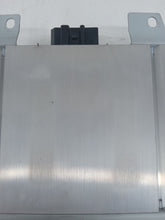 Load image into Gallery viewer, Audi A4 B7 SE 2.0 TDI Audio Amplifier