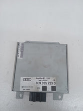 Load image into Gallery viewer, Audi A4 B7 SE 2.0 TDI Audio Amplifier