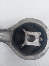 Load image into Gallery viewer, Nissan Primastar Vauxhall Vivaro Trafic 2.0 M9R Gearbox Mount