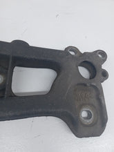 Load image into Gallery viewer, Audi A4 2.5 V6 TDi B6 Cabriolet Gearbox Holder