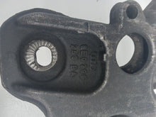 Load image into Gallery viewer, Audi A4 2.5 V6 TDi B6 Cabriolet Gearbox Holder