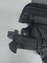 Load image into Gallery viewer, Audi A4 B7 SE 2.0 TDI Tailgate Lock