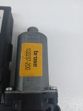 Load image into Gallery viewer, Audi A4 2.5 V6 TDi B6 Cabriolet Passenger Left Side Front Window Motor