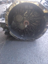 Load image into Gallery viewer, Vauxhall Vivaro Trafic Primastar 2.0 DCi M9R Gearbox 6 Speed FP6010