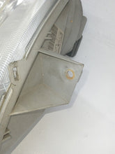 Load image into Gallery viewer, Vauxhall Vivaro Renualt Trafic 1.9 DCi F9Q Drivers Side Headlight