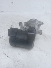 Load image into Gallery viewer, Ford Mondeo MK4 2.0 TDCi 2007 - 2011 EGR Valve