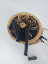 Load image into Gallery viewer, Audi A4 2.5 V6 TDi B6 Cabriolet Fuel Sender Unit