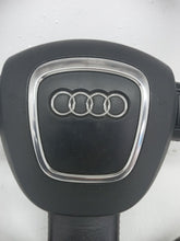 Load image into Gallery viewer, Audi A4 B7 SE 2.0 TDI Complete Steering Wheel