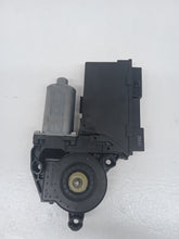 Load image into Gallery viewer, Audi A4 B7 SE 2.0 TDI Passenger Left Side Front Window Motor