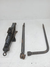 Load image into Gallery viewer, Ford Transit MK6 2000 - 2006 Jack And Wheel Brace Set