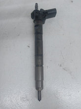 Load image into Gallery viewer, Audi A4 B8 SE 2.0 TDI Fuel Injector 03L 130 277