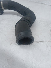 Load image into Gallery viewer, Audi A6 C6 TDi SE Auto Avant Drivers Right Side Radiator Pipe