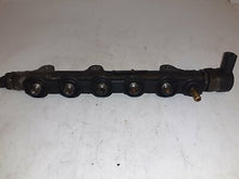 Load image into Gallery viewer, Vauxhall Vivaro Renualt Trafic 2.0 M9R Fuel Rail And Sensors