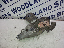 Load image into Gallery viewer, AUDI A4 B5 1.8 PETROL 1996 Drivers Side Engine Mount Bracket