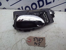 Load image into Gallery viewer, PEUGEOT 307 CC DOOR HANDLE LEFT SIDE INTERIOR 2004 1997cc