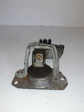 Load image into Gallery viewer, Vauxhall Vivaro Renualt Trafic 2.0 DCi 115 Engine Mount