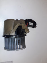 Load image into Gallery viewer, Audi A5 8T3 2.0 TFSi S line Heater Blower And Regulator