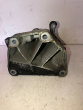 Load image into Gallery viewer, Mercedes Sprinter 313 CDi 2012 Left Side Engine Mounting Holder