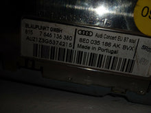 Load image into Gallery viewer, Audi A4 B7 SE 2.0 TDI CD Player Head Unit