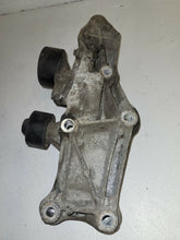 Load image into Gallery viewer, Vauxhall Vivaro Renualt Trafic 2.0 M9R Alternator Bracket