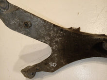 Load image into Gallery viewer, Audi A4 B7 SE 2.0 TDI Drivers Right Side Engine Mount Bracket