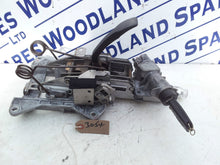 Load image into Gallery viewer, AUDI A4 B6 2.5 TDI 2002 Steering Column And Ignition Key