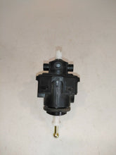 Load image into Gallery viewer, AUDI A4 B6 2001 PETROL 2.0.cc Passenger Side Headlight Adjuster