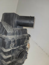 Load image into Gallery viewer, Ford Transit 2.0 FWD MK6 2000 - 2006 Air Filter Housing