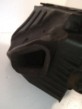 Load image into Gallery viewer, Audi A4 B7 SE 2.0 TDI Air Filter Housing