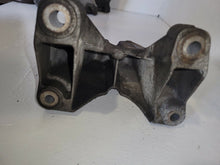 Load image into Gallery viewer, Ford Transit MK7 Euro 5 2.2 RWD 2011 - 2015 Drivers Right Side Engine Mount