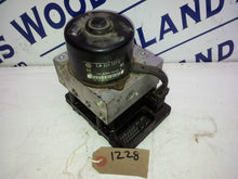 Load image into Gallery viewer, VOLKSWAGEN GOLF ABS PUMP / MODULATOR, 98 - 04 MK 4, 1.4cc, 16 VALVE