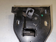 Load image into Gallery viewer, Vauxhall Vivaro Renualt Trafic 1.9 DCi 100 Drivers Side Rear Top Latch Catch