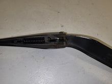 Load image into Gallery viewer, BMW 120D M Sport E87 Front Wiper Arms