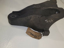 Load image into Gallery viewer, Ford Transit MK7 Euro 4 2.4 RWD 2007 - 2011 Passenger Left Side Engine Mount