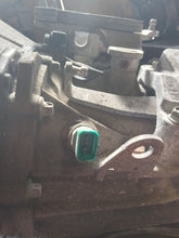 Load image into Gallery viewer, Nissan Juke 1.6 Petrol Dig-t MK1 2010-2014 Gearbox