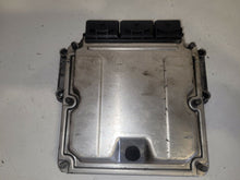 Load image into Gallery viewer, Vauxhall Vivaro Renualt Trafic 1.9 DCi 100 Engine ECU