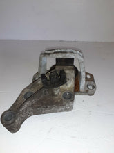 Load image into Gallery viewer, Vauxhall Vivaro Renualt Trafic 2.0 DCi 115 Engine Mount
