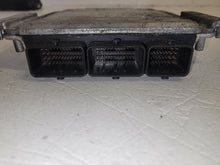 Load image into Gallery viewer, Vauxhall Vivaro Renualt Trafic 1.9 DCi 100 Engine ECU