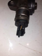 Load image into Gallery viewer, Vauxhall Vivaro Renualt Trafic 2.0 M9R Fuel Rail And Sensors