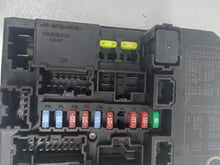 Load image into Gallery viewer, Nissan Juke 1.6 Petrol Dig-t MK1 2010-2014 Fuse Box