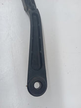 Load image into Gallery viewer, Nissan Juke 1.6 Petrol Dig-t MK1 2010-2014 Pair Of Windscreen Wiper Arms
