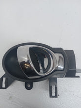 Load image into Gallery viewer, Nissan Juke 1.6 Petrol Dig-t MK1 2010-2014 Right Side Front Door Lock And Handle