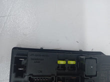 Load image into Gallery viewer, Nissan Juke 1.6 Petrol Dig-t MK1 2010-2014 Fuse Box