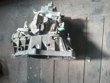 Load image into Gallery viewer, Nissan Juke 1.6 Petrol Dig-t MK1 2010-2014 Gearbox