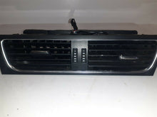 Load image into Gallery viewer, Audi A5 8T3 3.0 TDi Quattro Centre Heater Vents