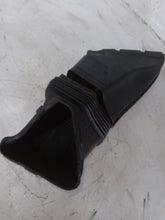 Load image into Gallery viewer, Audi A6 C6 TDi SE Auto Avant Air Intake Pipe
