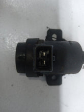 Load image into Gallery viewer, Vauxhall Vivaro Renualt Trafic 1.9 D F9Q Boost Solenoid
