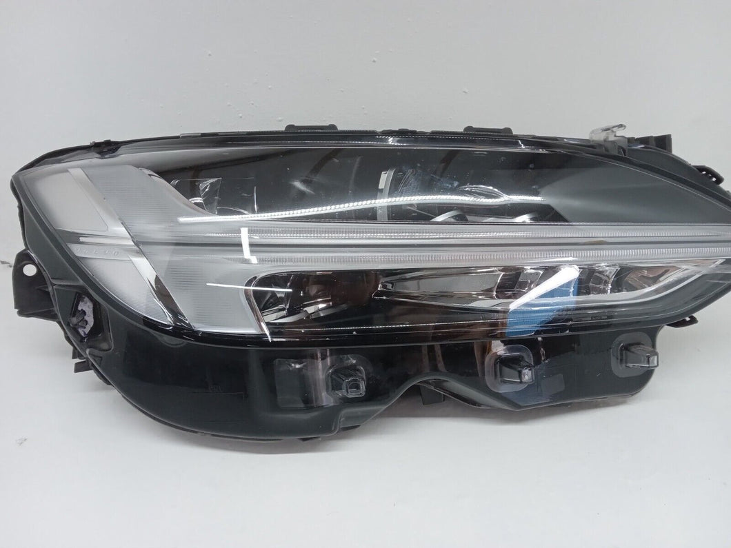 VOLVO 590 2016-2019 Right Drivers Side Headlight